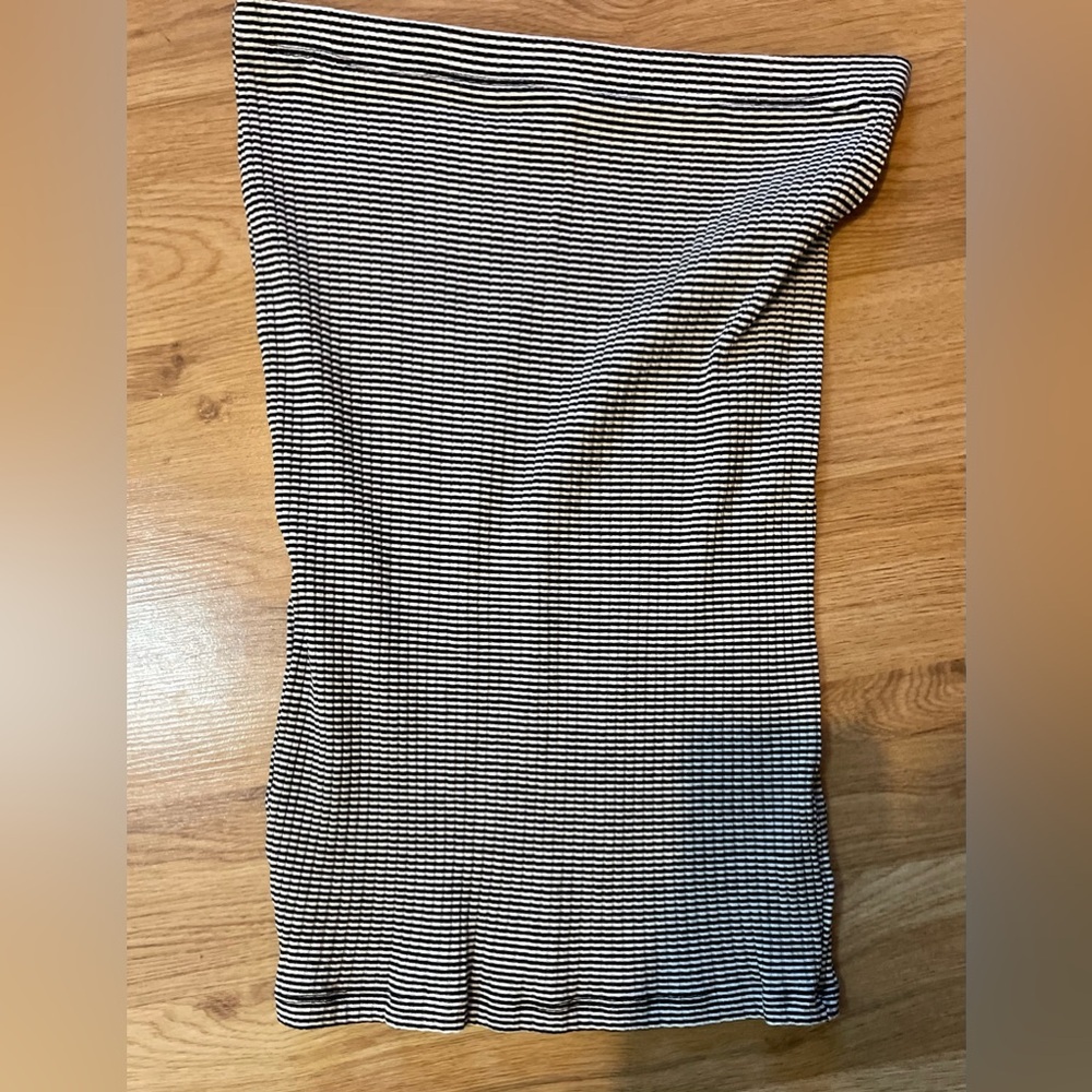 Papaya Striped Black and White Women's long sleeve crop Top and skirt xsmall - Picture 4 of 4